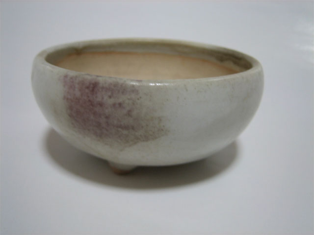 飛辰砂丸鉢三足小鉢（正面）